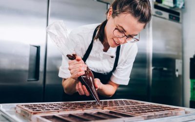 préparation de carré de chocolat